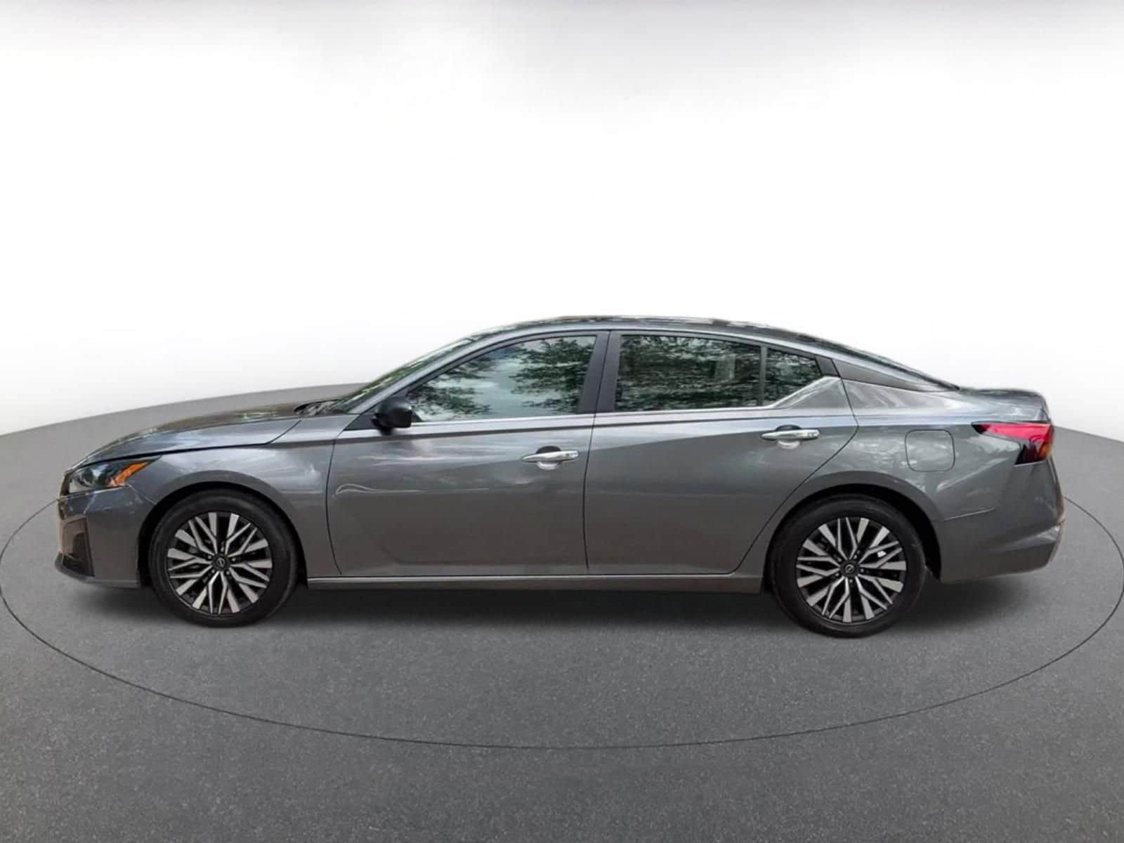 Thumbnail: 2024 Nissan Altima - 9
