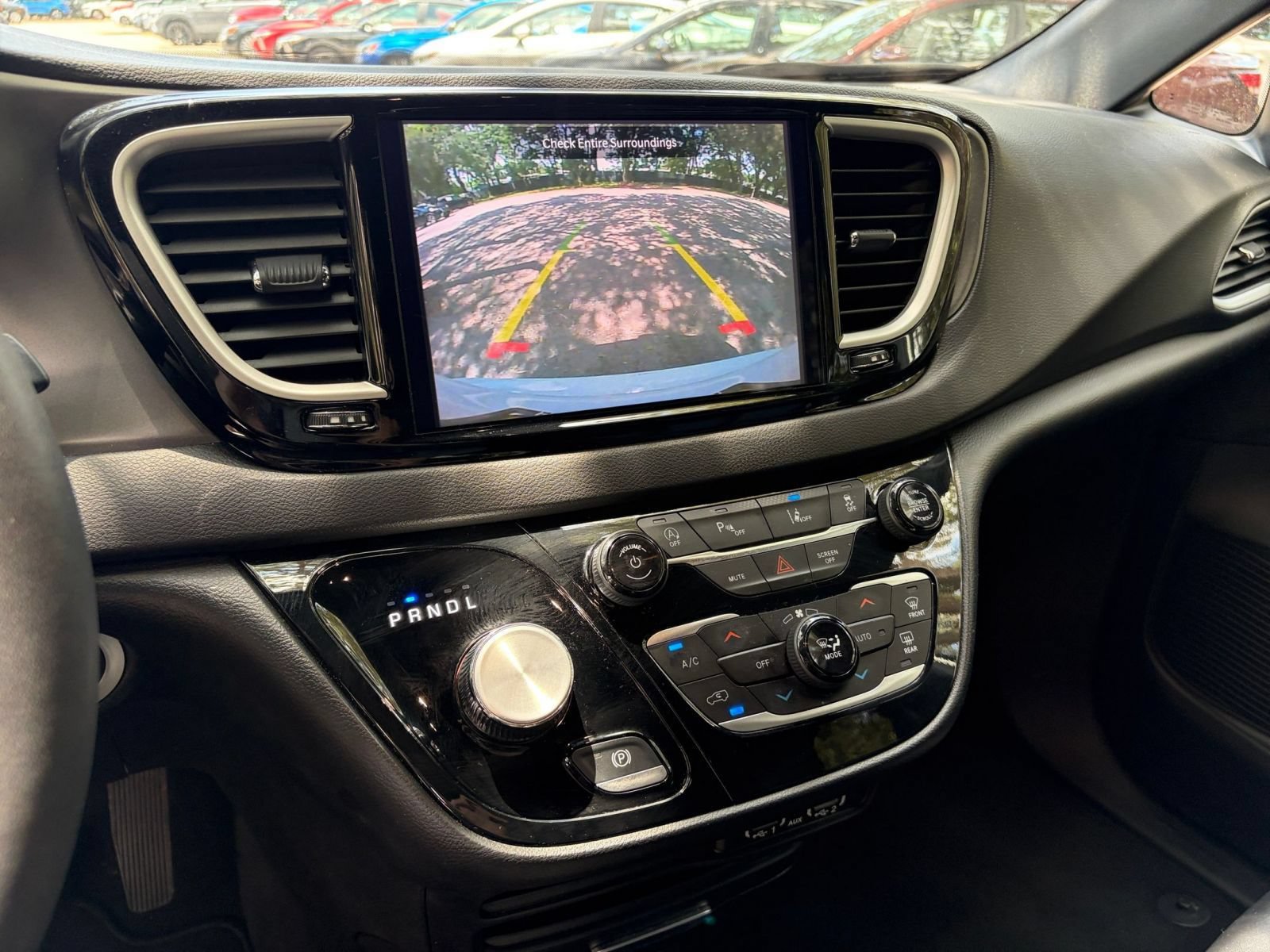 Thumbnail: 2025 Chrysler Pacifica - 22