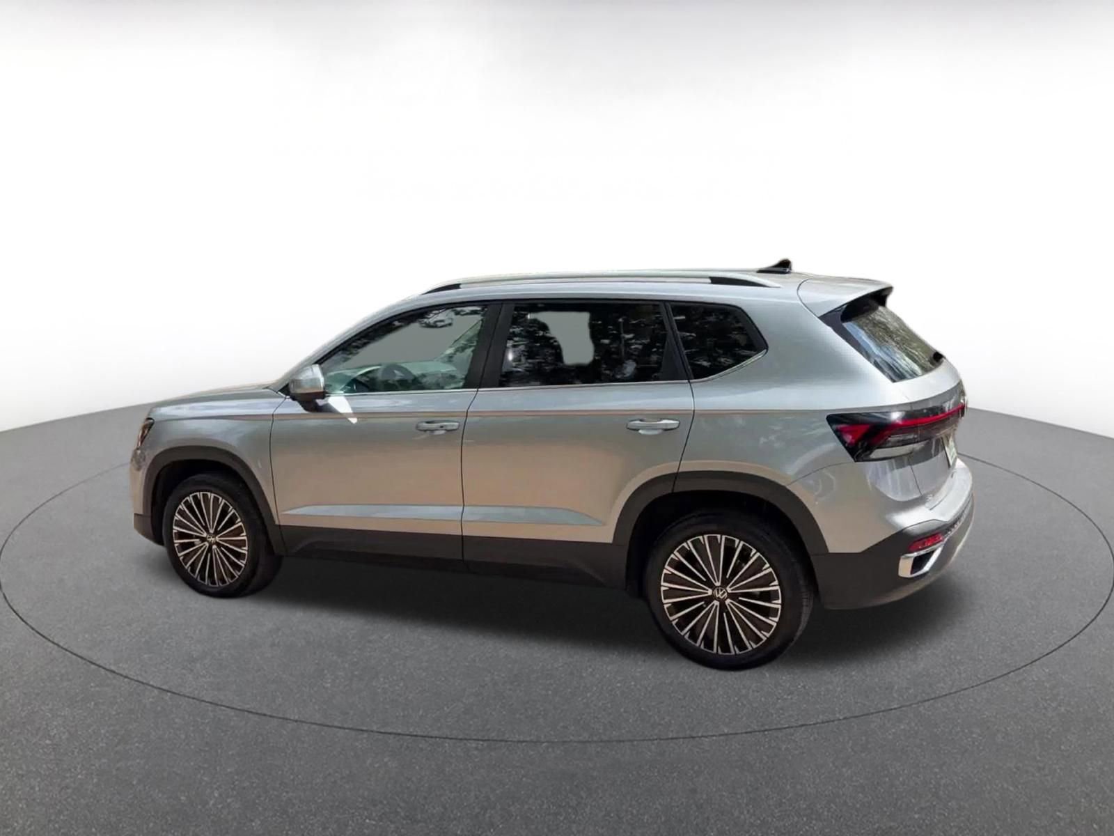 Thumbnail: 2025 Volkswagen Taos - 10