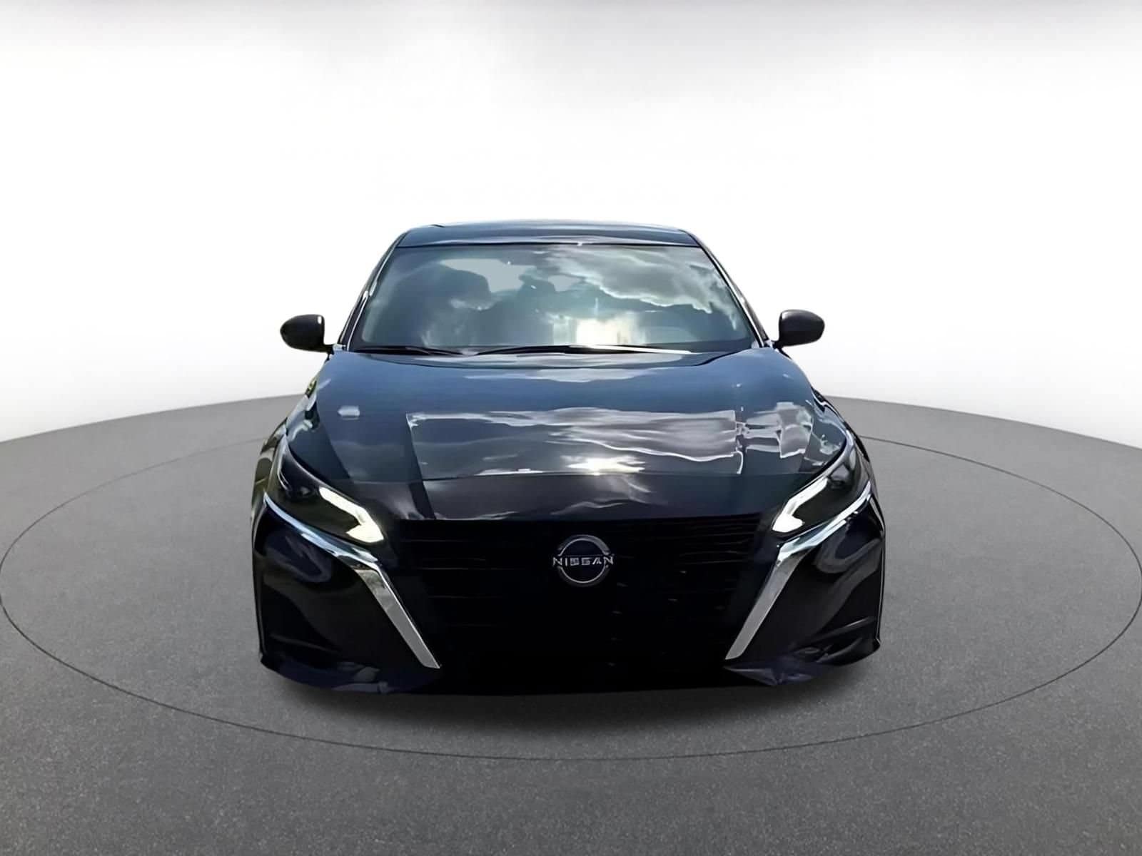 Thumbnail: 2025 Nissan Altima - 4