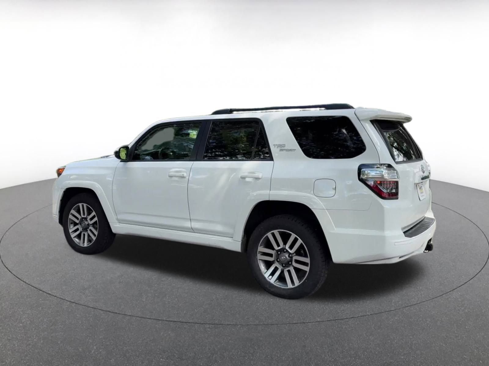 Thumbnail: 2024 Toyota 4Runner - 10