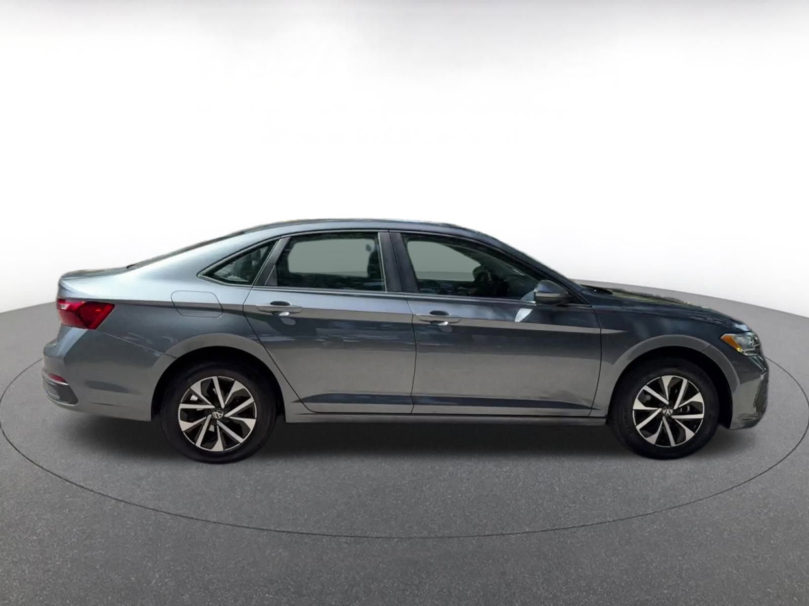 Thumbnail: 2024 Volkswagen Jetta - 16