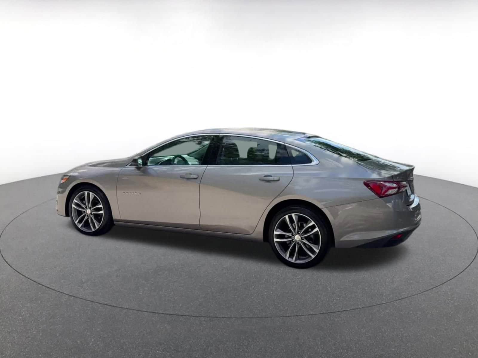 Thumbnail: 2024 Chevrolet Malibu - 10