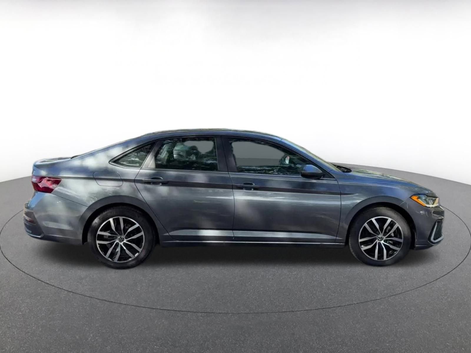 Thumbnail: 2025 Volkswagen Jetta - 15