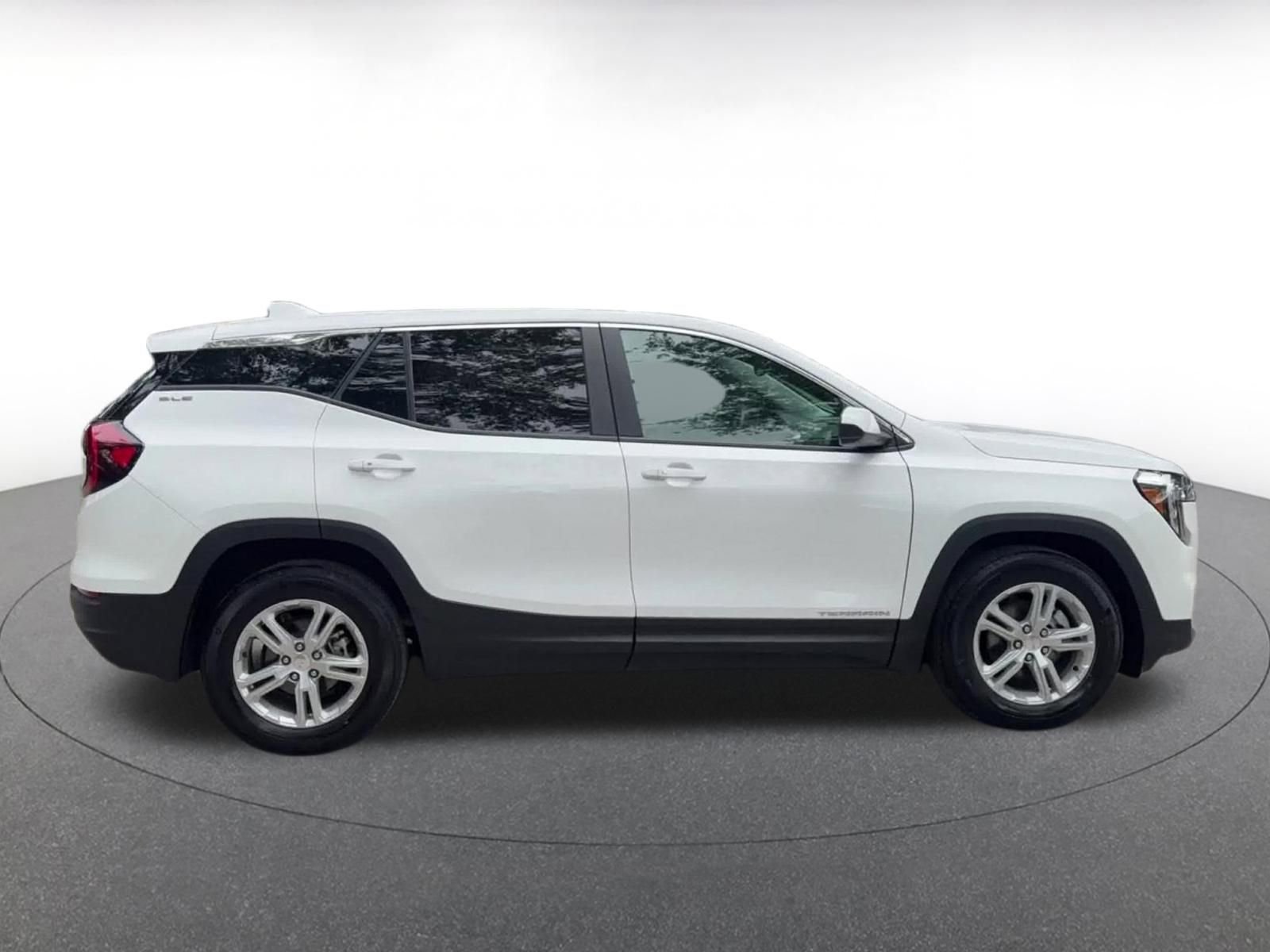Thumbnail: 2024 GMC Terrain - 16