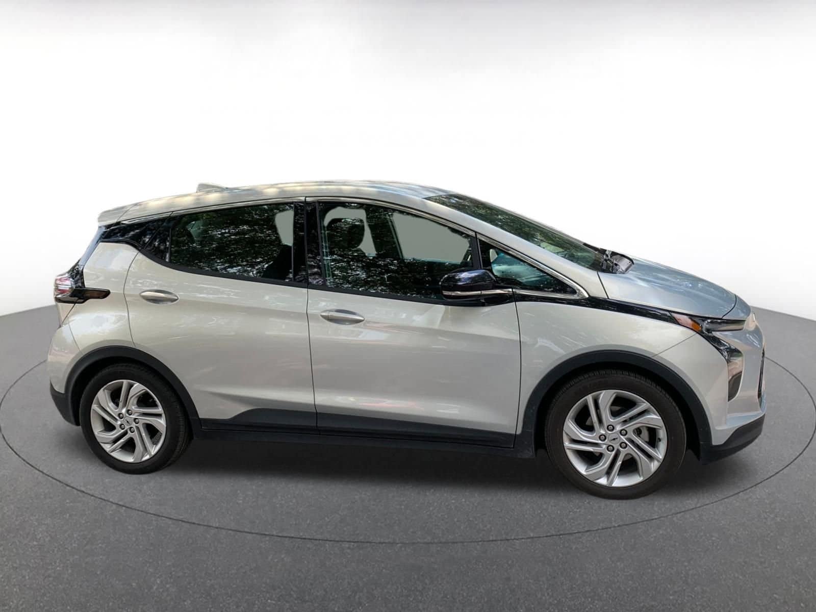 Thumbnail: 2023 Chevrolet Bolt EV - 8