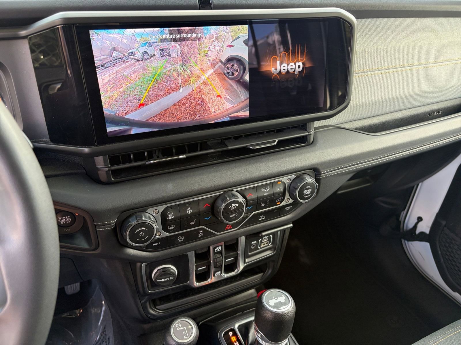 Thumbnail: 2025 Jeep Wrangler - 17