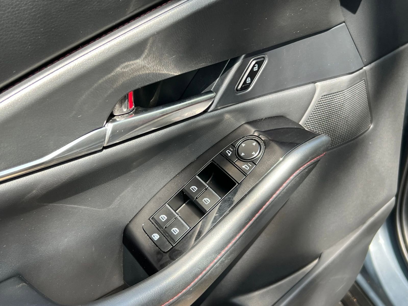 Thumbnail: 2025 Mazda CX-30 - 18