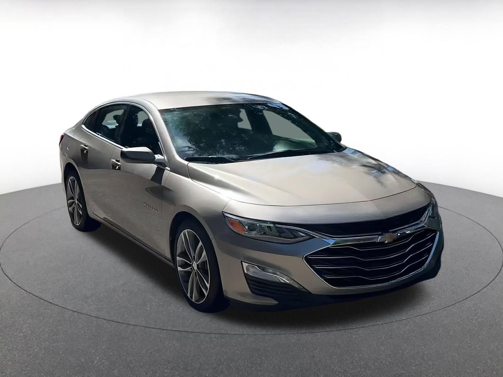 Thumbnail: 2024 Chevrolet Malibu - 3