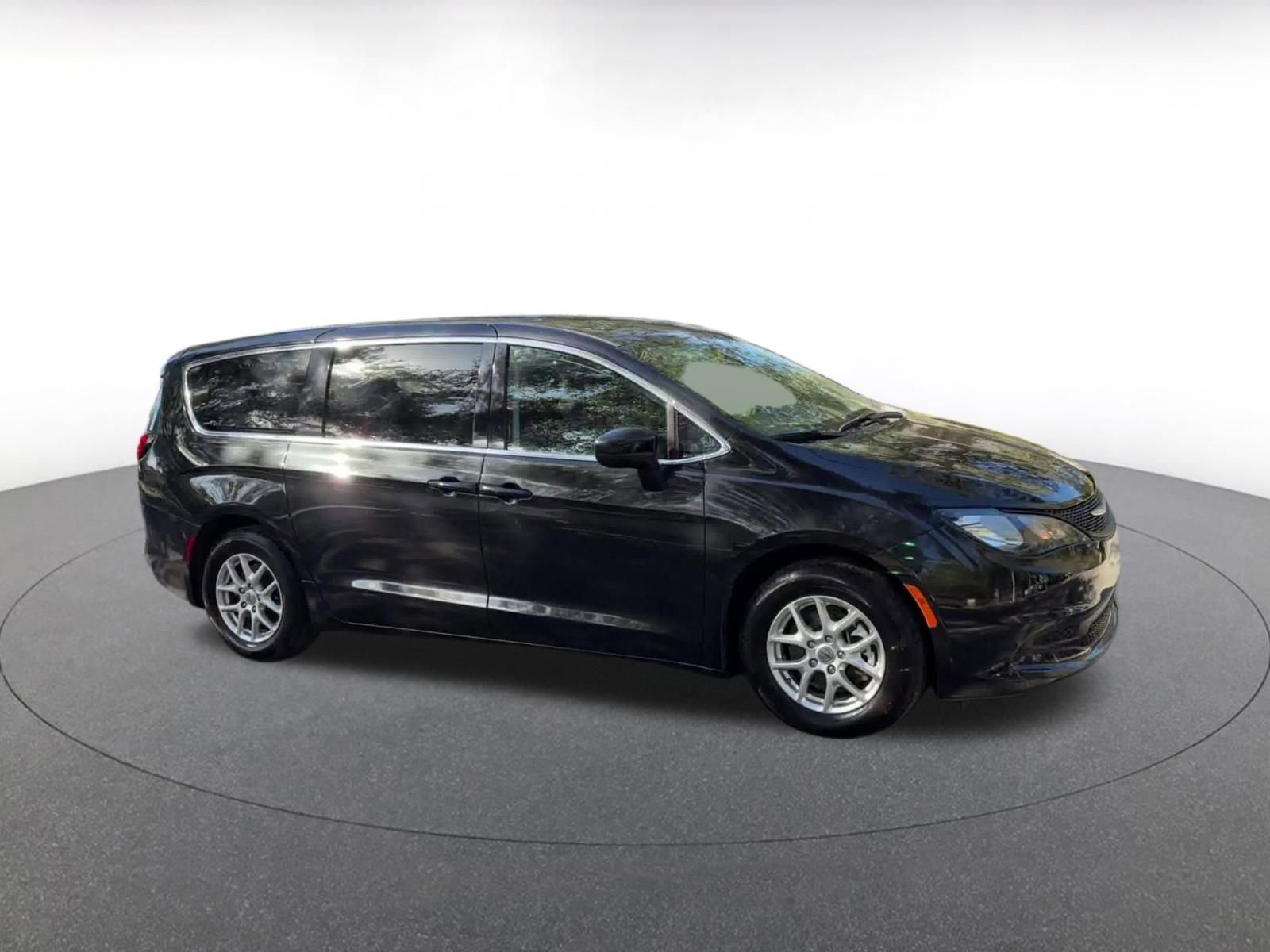 Thumbnail: 2023 Chrysler Voyager - 2