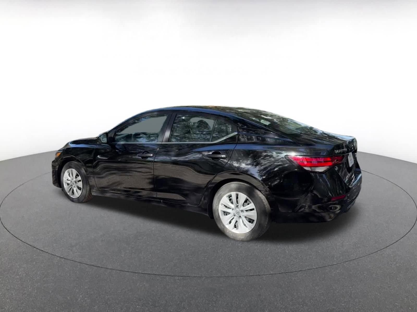 Thumbnail: 2025 Nissan Sentra - 10