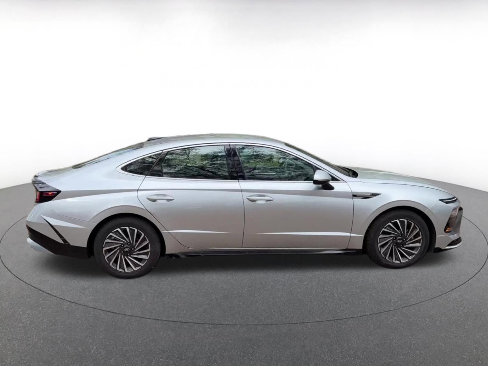 Thumbnail: 2025 Hyundai Sonata - 16