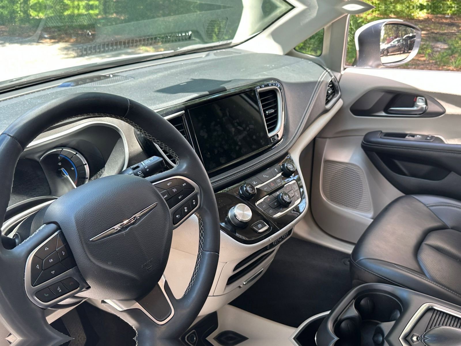 Thumbnail: 2023 Chrysler Pacifica - 29