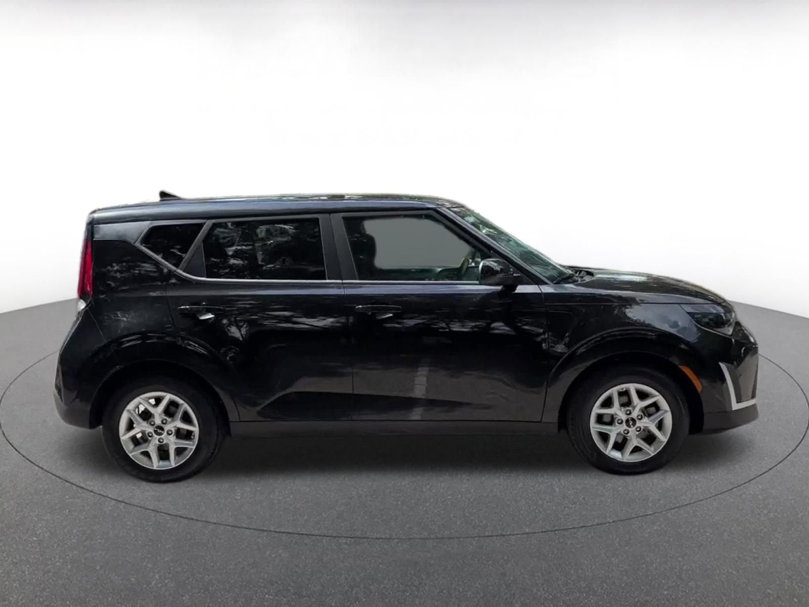 Thumbnail: 2025 Kia Soul - 16