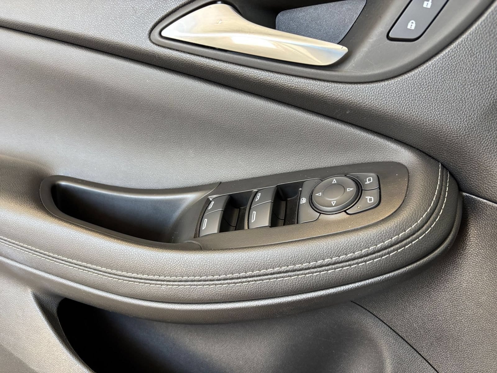 Thumbnail: 2025 Buick Encore GX - 18