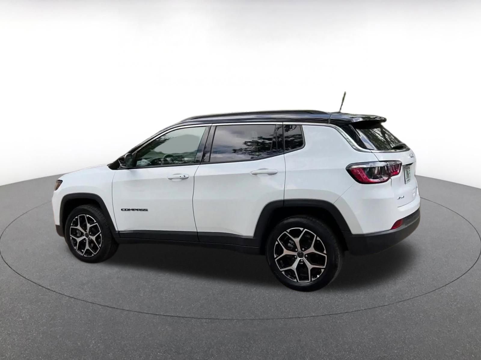 Thumbnail: 2025 Jeep Compass - 10
