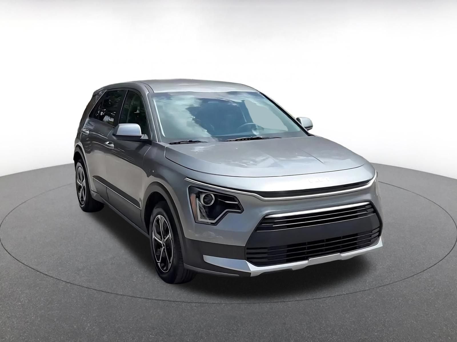 Thumbnail: 2026 Kia Niro - 3