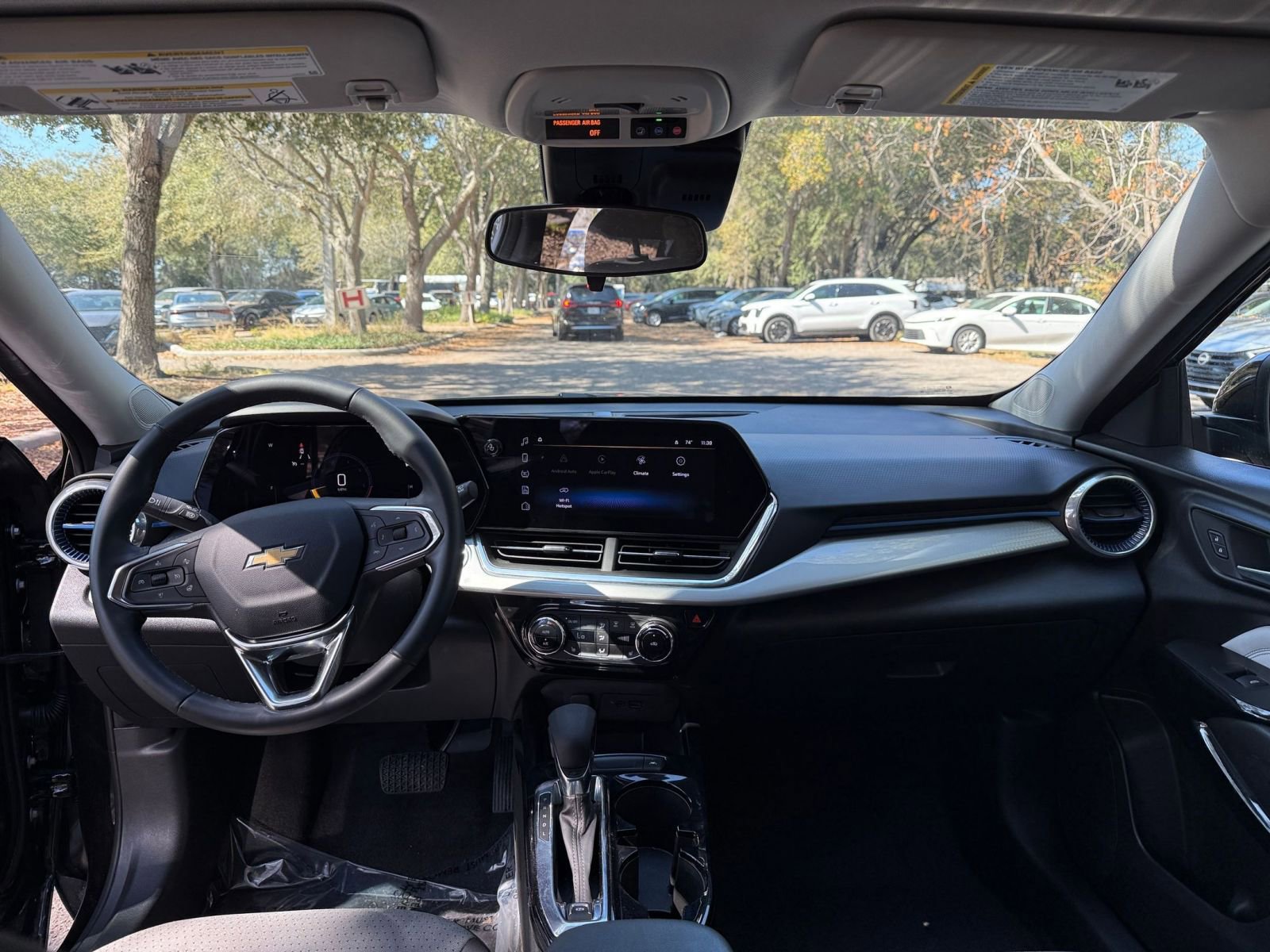 Thumbnail: 2025 Chevrolet Trax - 32