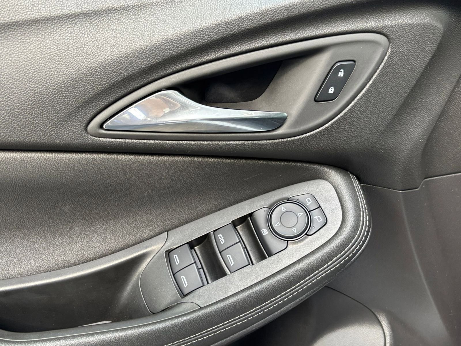 Thumbnail: 2025 Buick Encore GX - 18