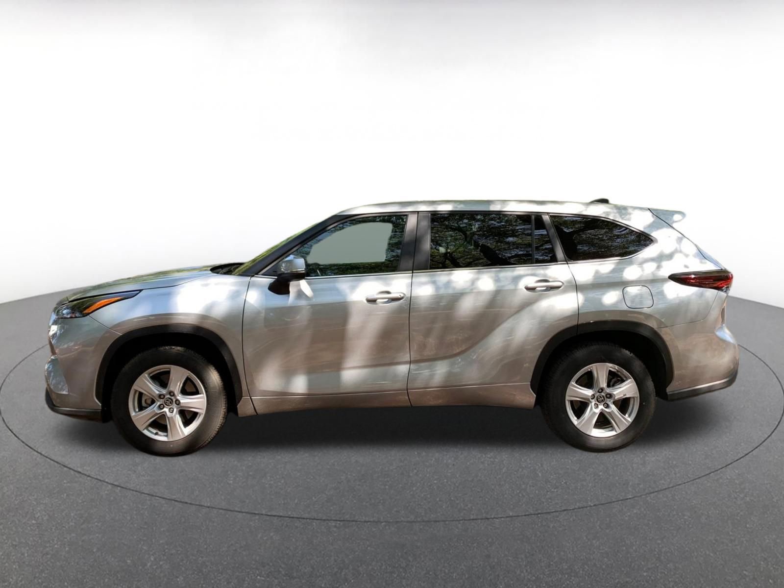 Thumbnail: 2025 Toyota Highlander - 4