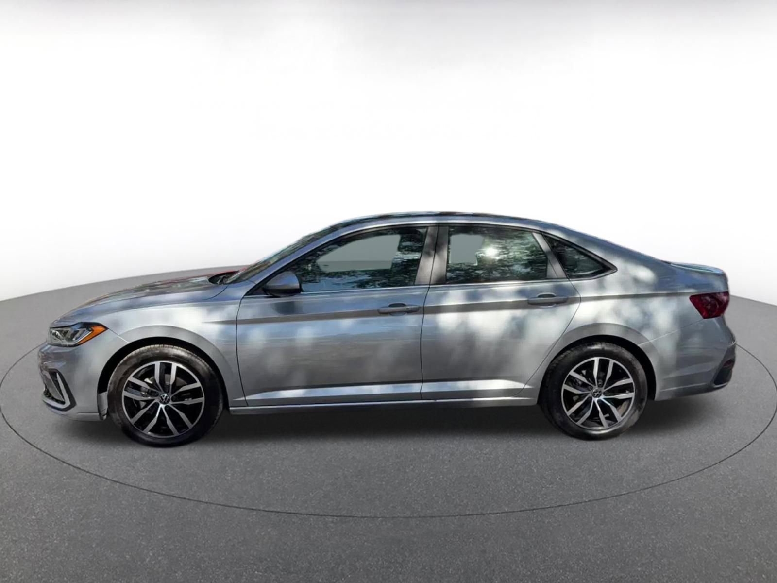Thumbnail: 2025 Volkswagen Jetta - 9