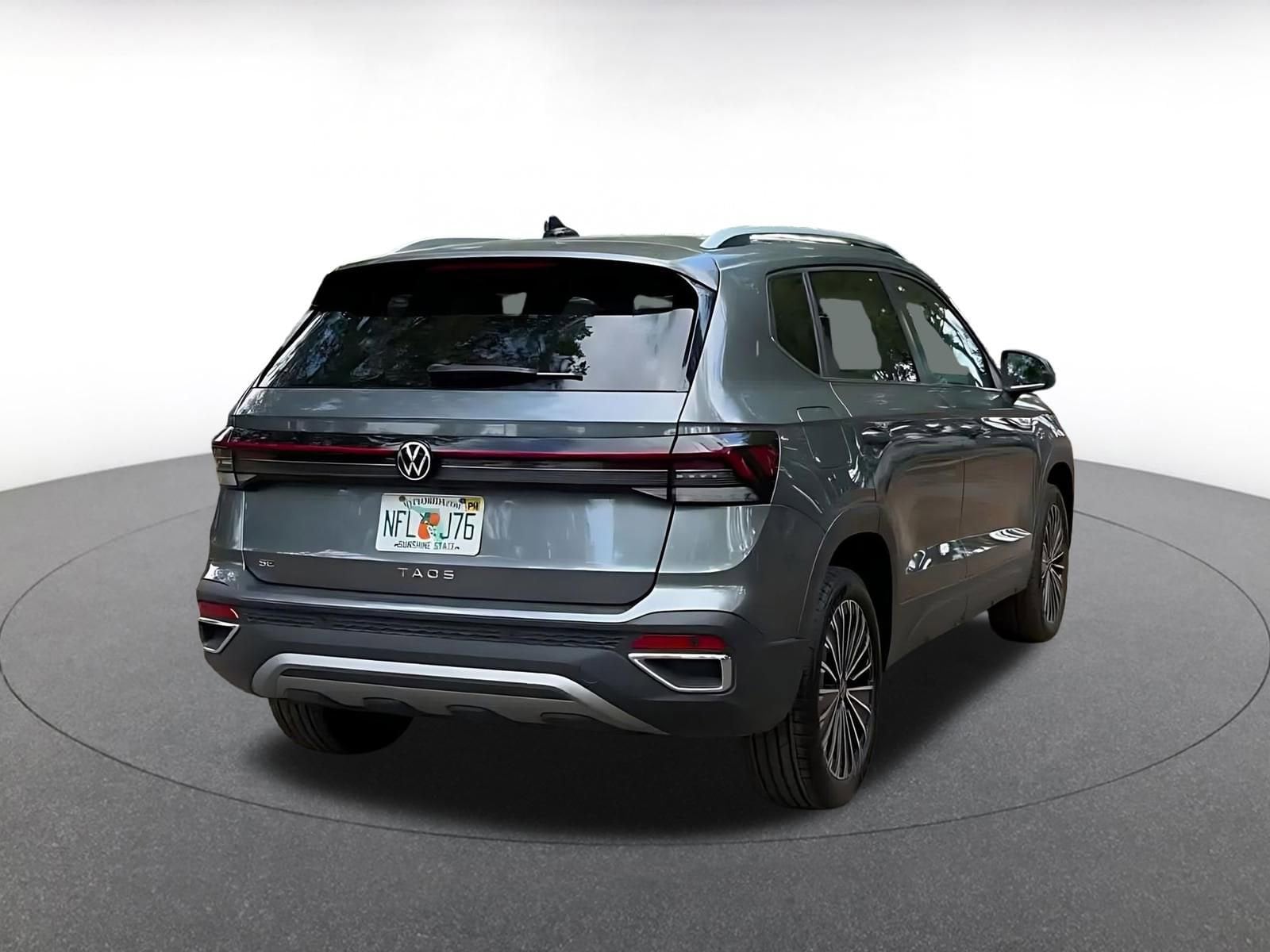 Thumbnail: 2025 Volkswagen Taos - 15
