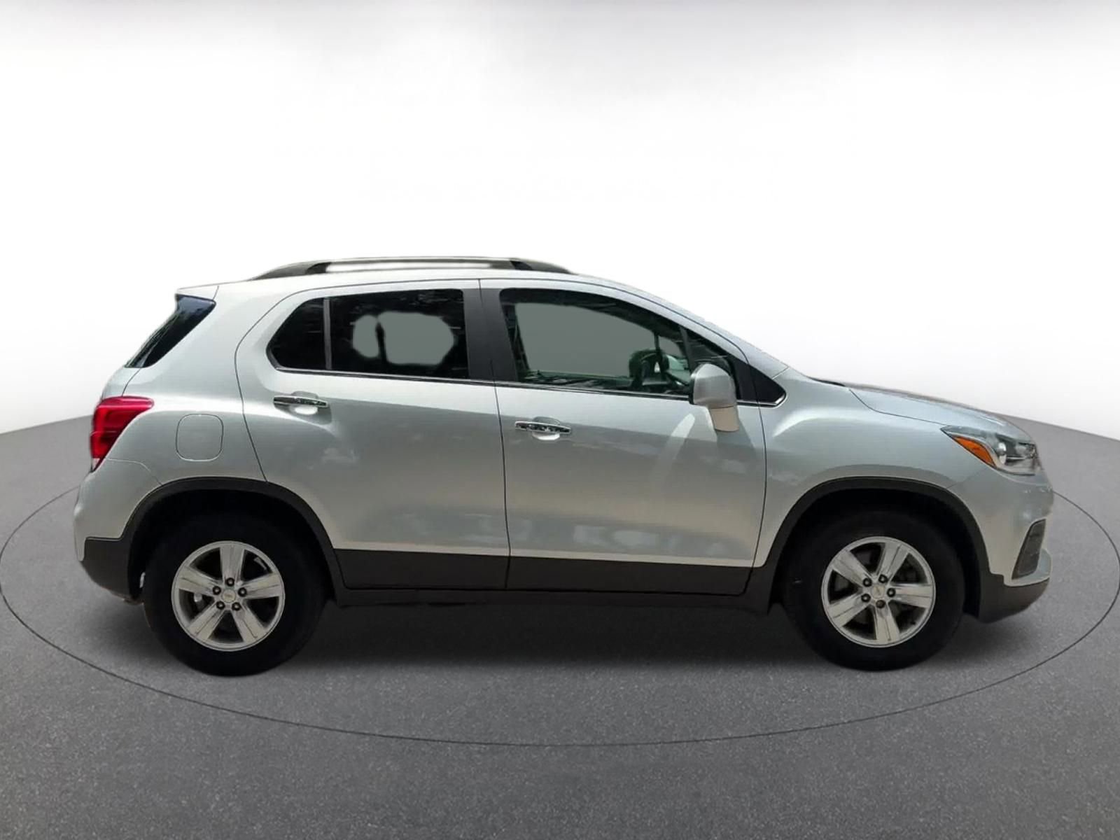 Thumbnail: 2020 Chevrolet Trax - 16