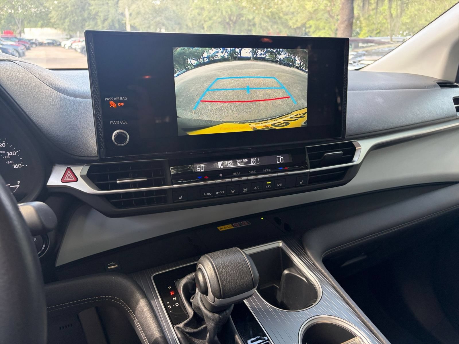 Thumbnail: 2025 Toyota Sienna - 22