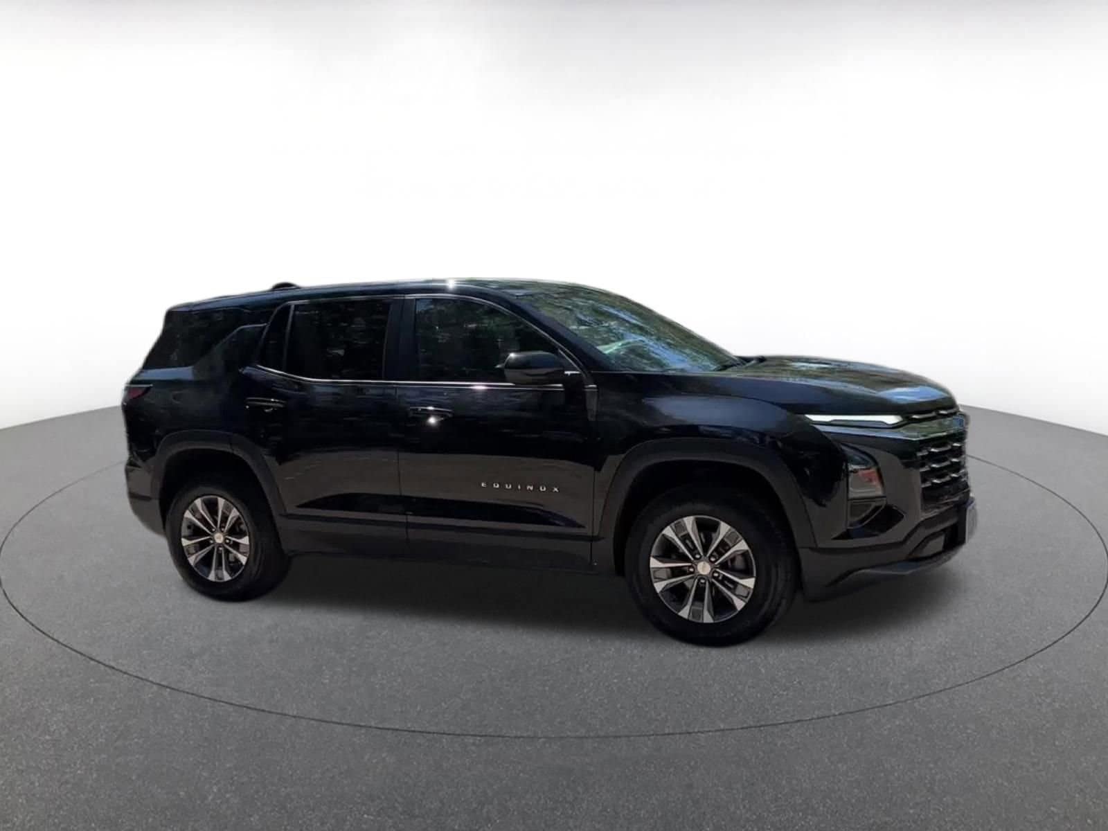 Thumbnail: 2025 Chevrolet Equinox - 2