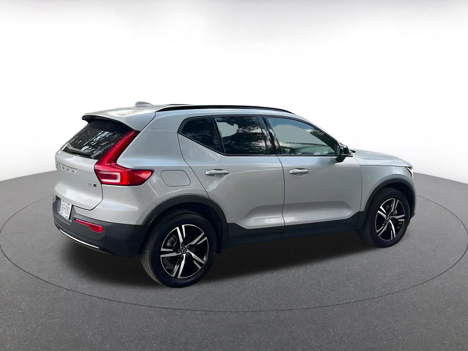 Thumbnail: 2024 Volvo XC40 - 15