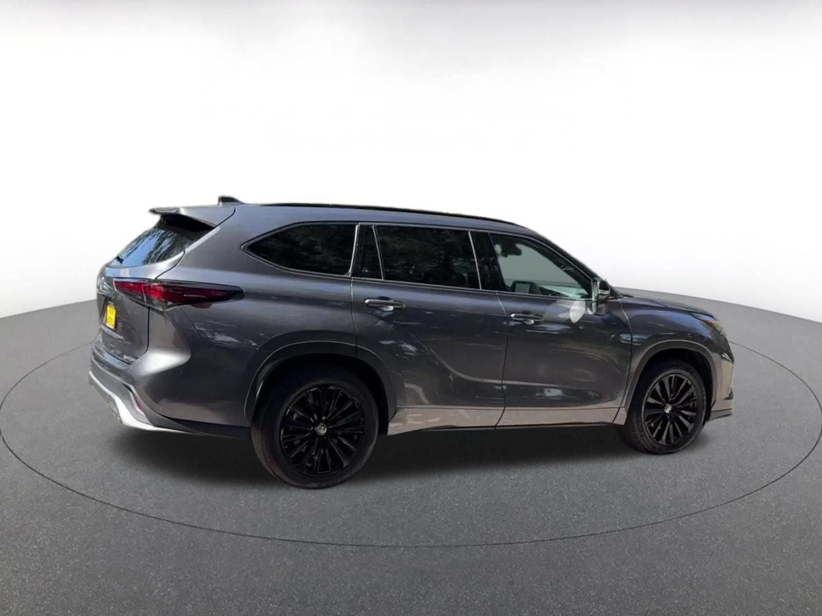 Thumbnail: 2025 Toyota Highlander - 16