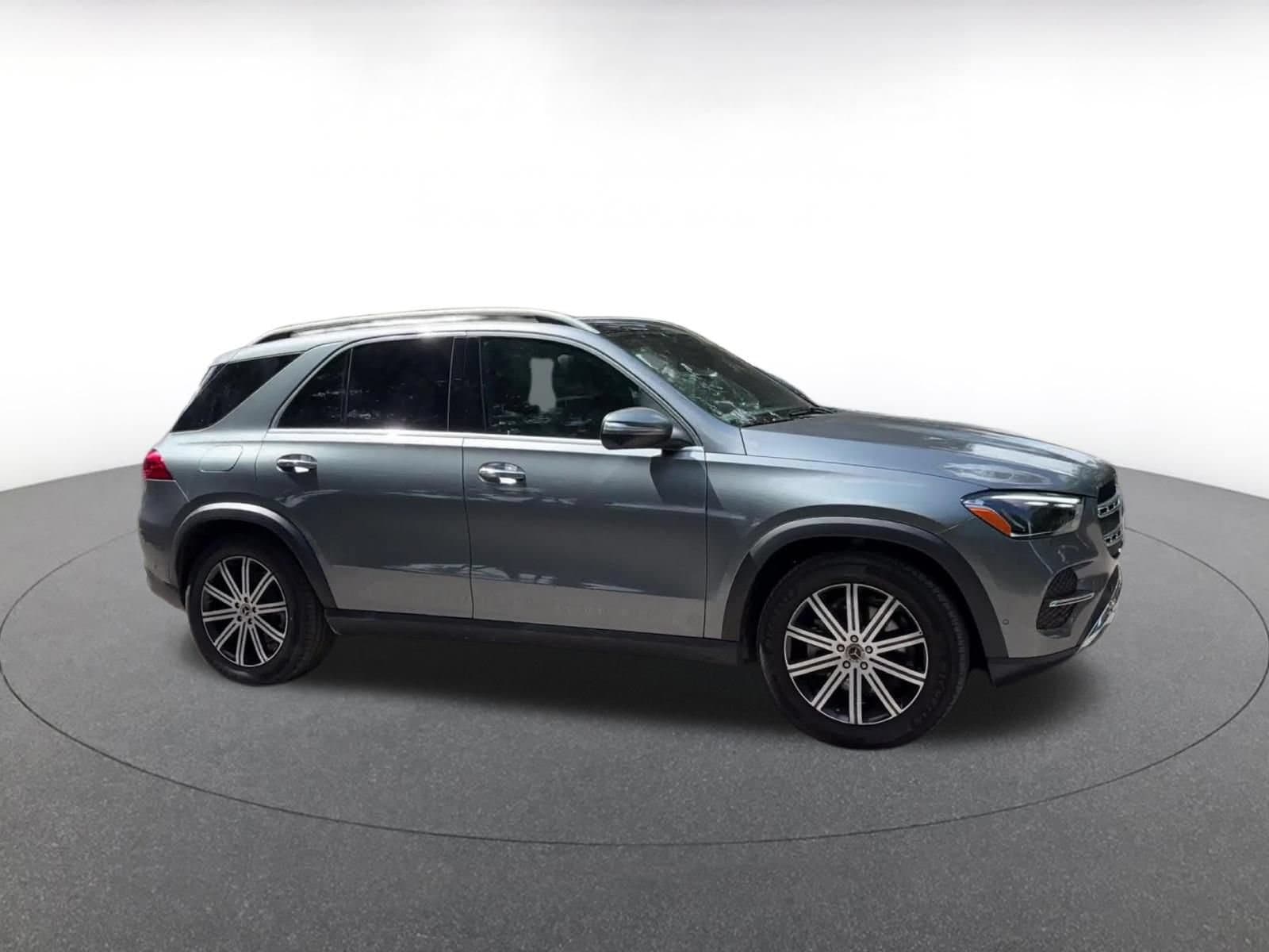 Thumbnail: 2026 Mercedes-Benz GLE - 2
