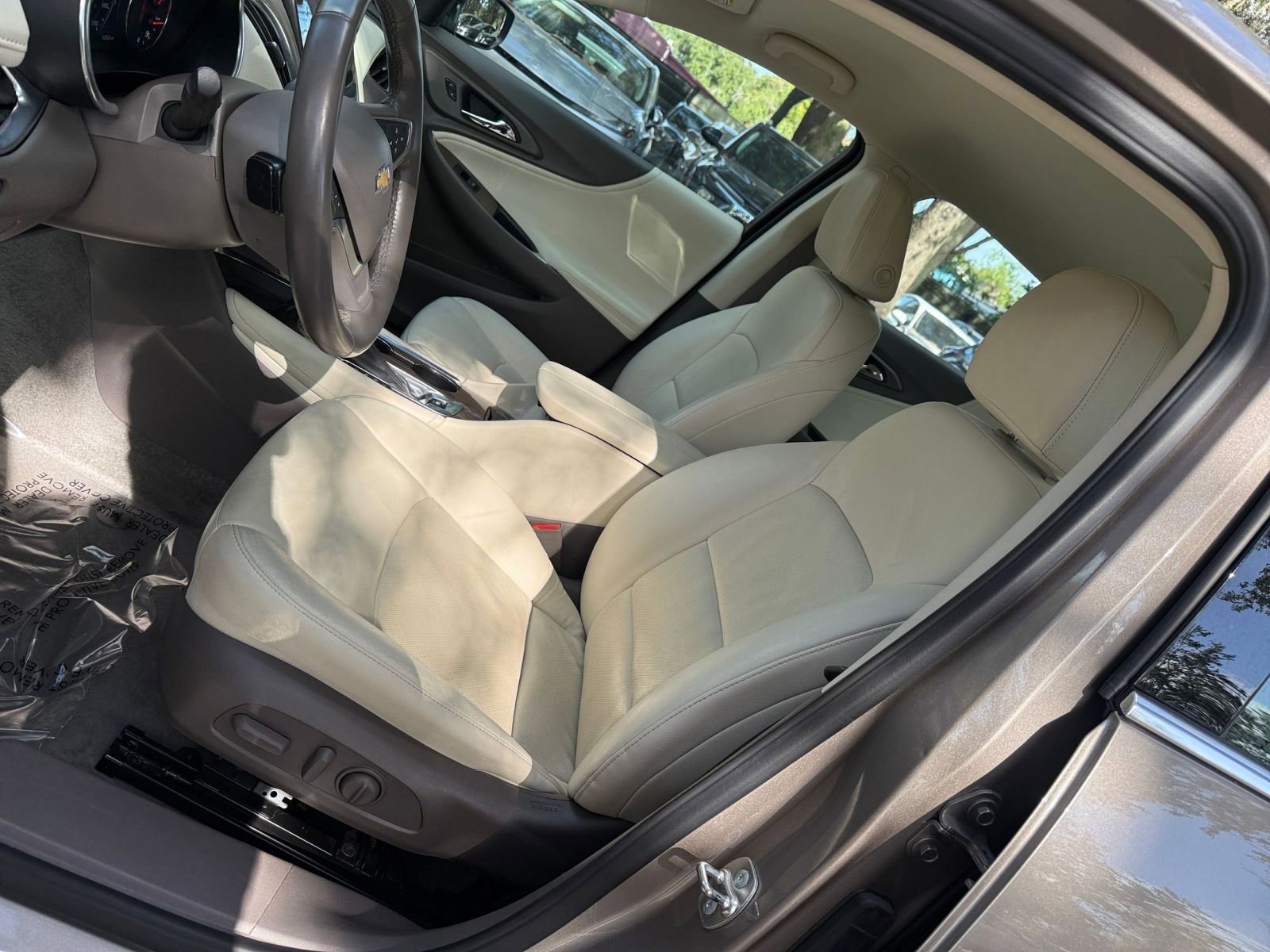 Thumbnail: 2024 Chevrolet Malibu - 21