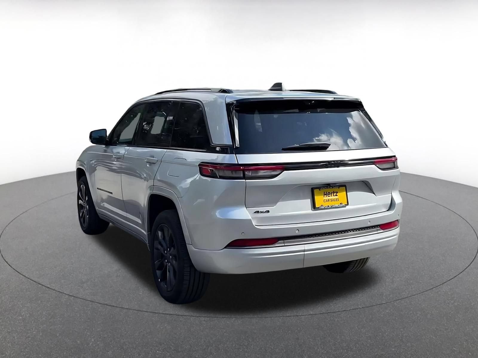 Thumbnail: 2026 Jeep Grand Cherokee - 10