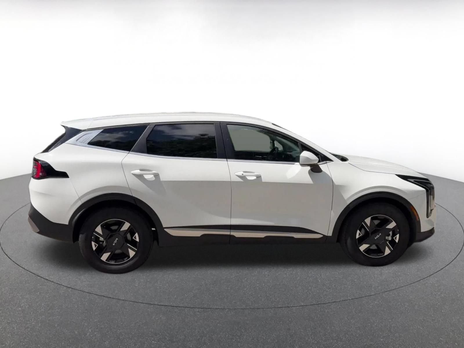 Thumbnail: 2026 Kia Sportage - 16