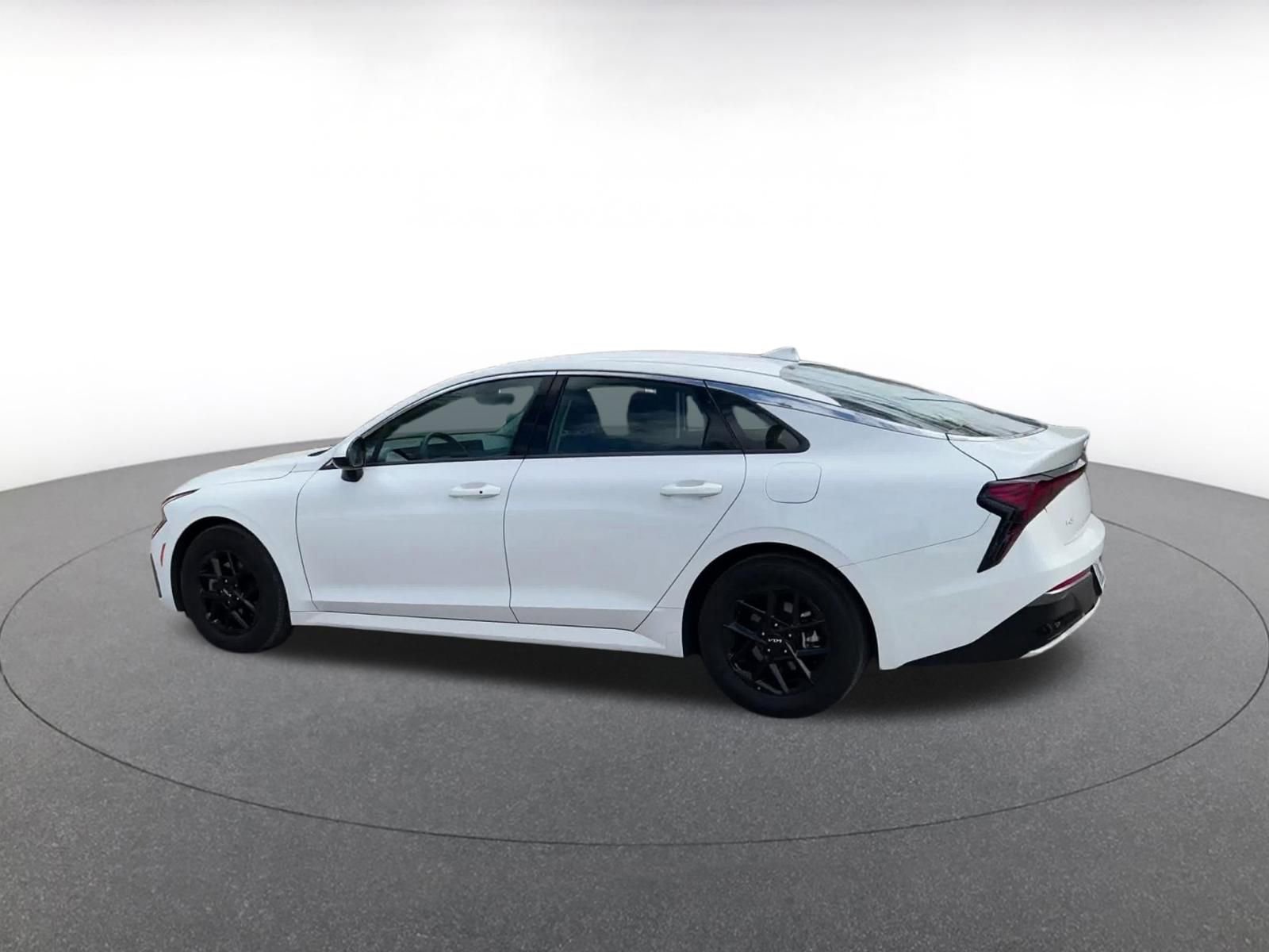 Thumbnail: 2025 Kia K5 - 10