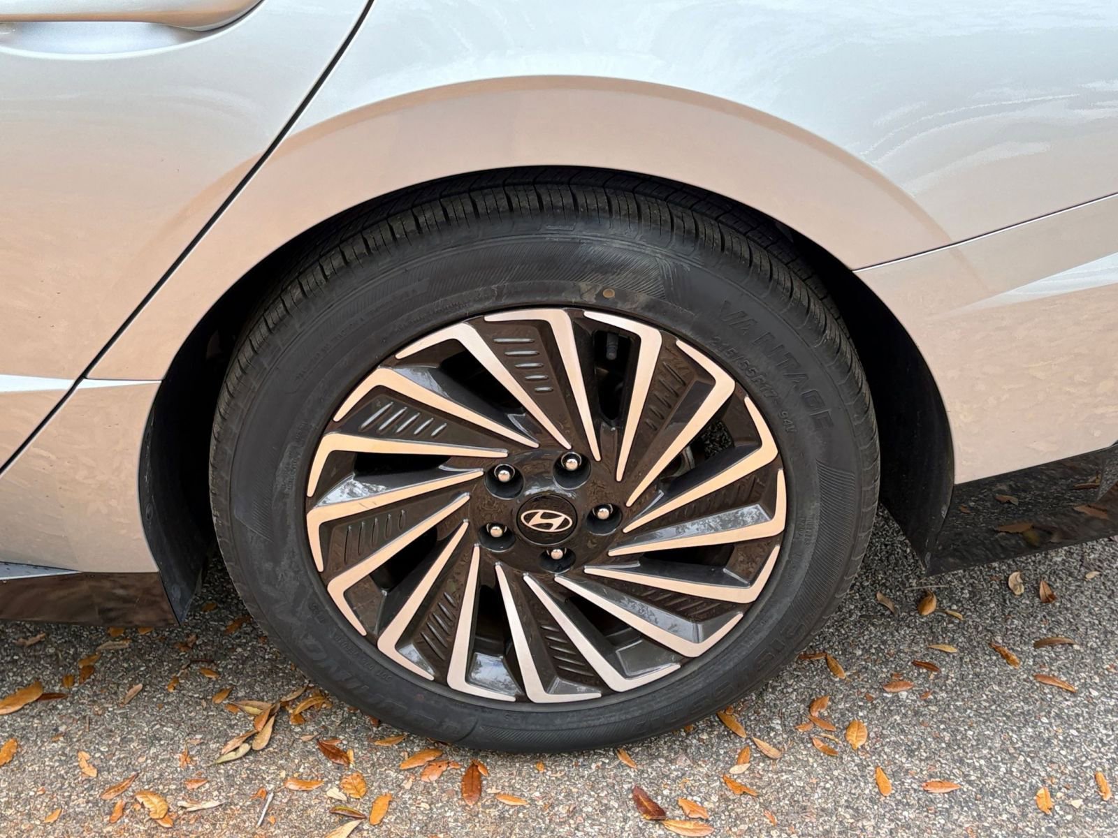 Thumbnail: 2025 Hyundai Sonata - 25