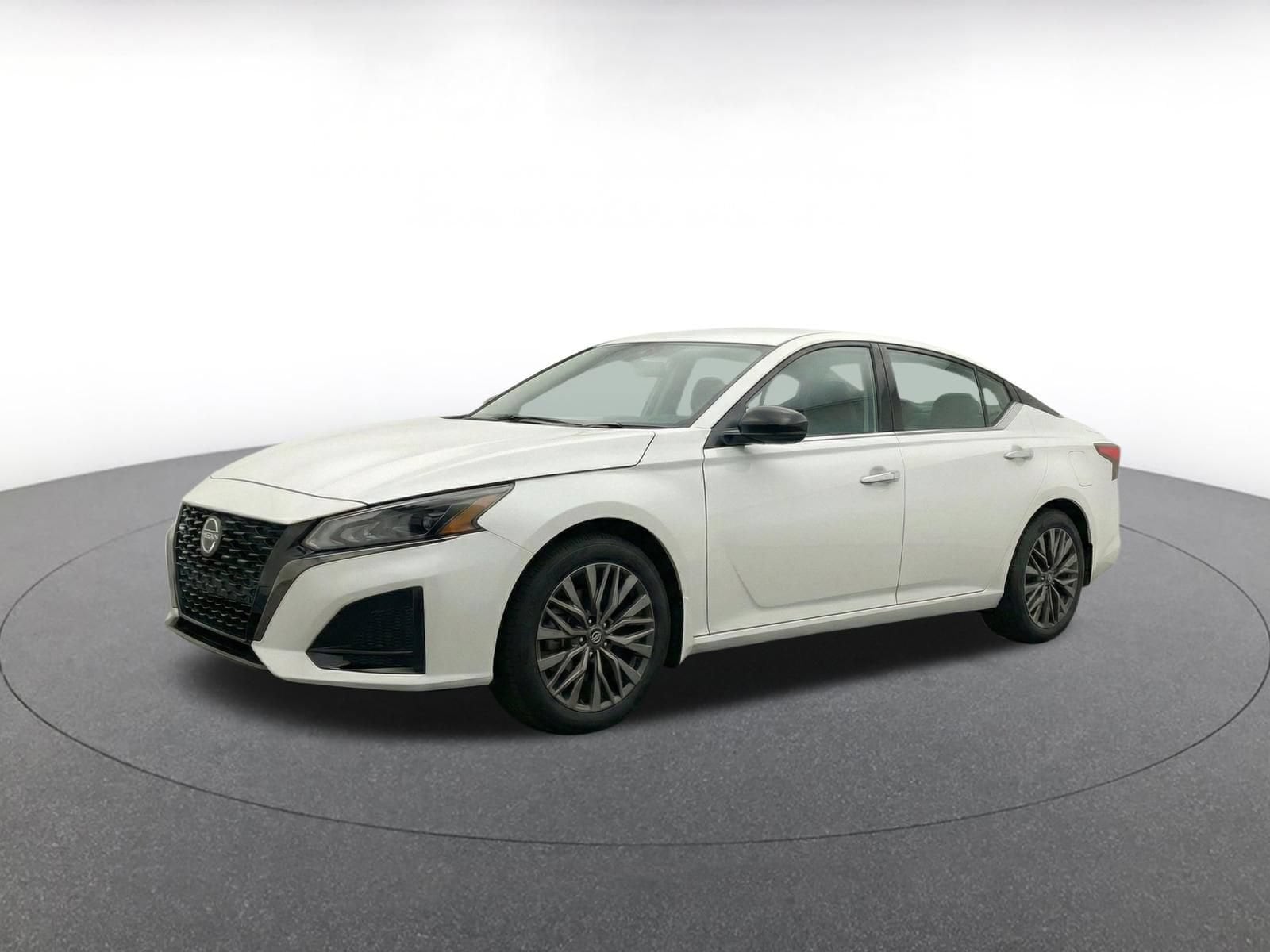 Thumbnail: 2025 Nissan Altima - 3