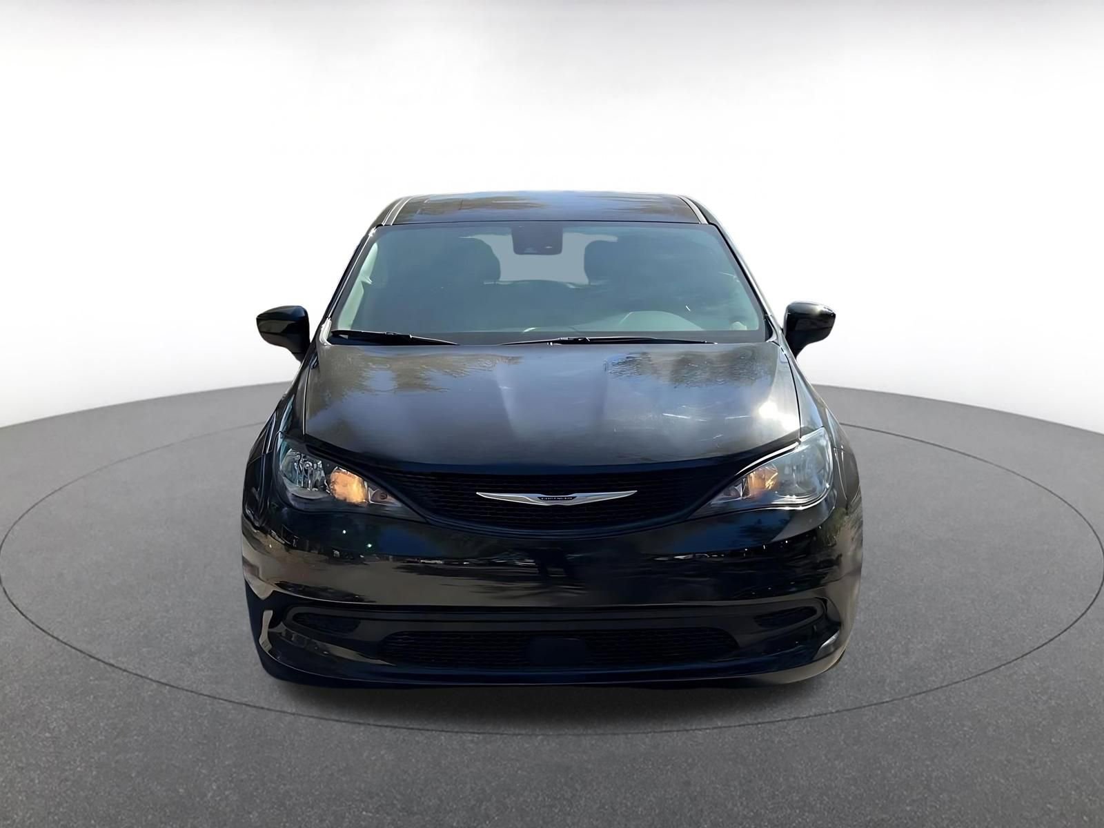 Thumbnail: 2024 Chrysler Voyager - 4