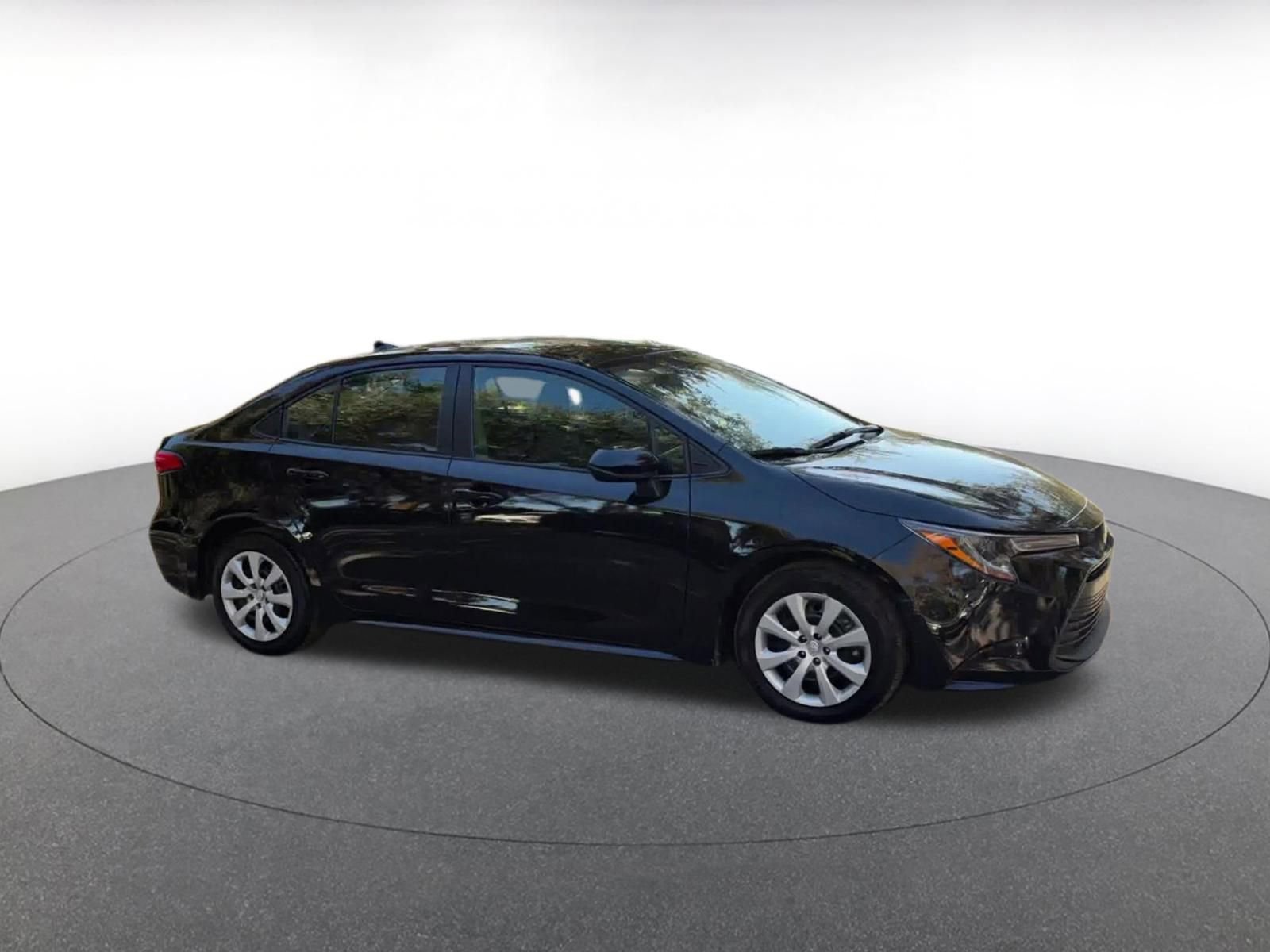 Thumbnail: 2025 Toyota Corolla - 2