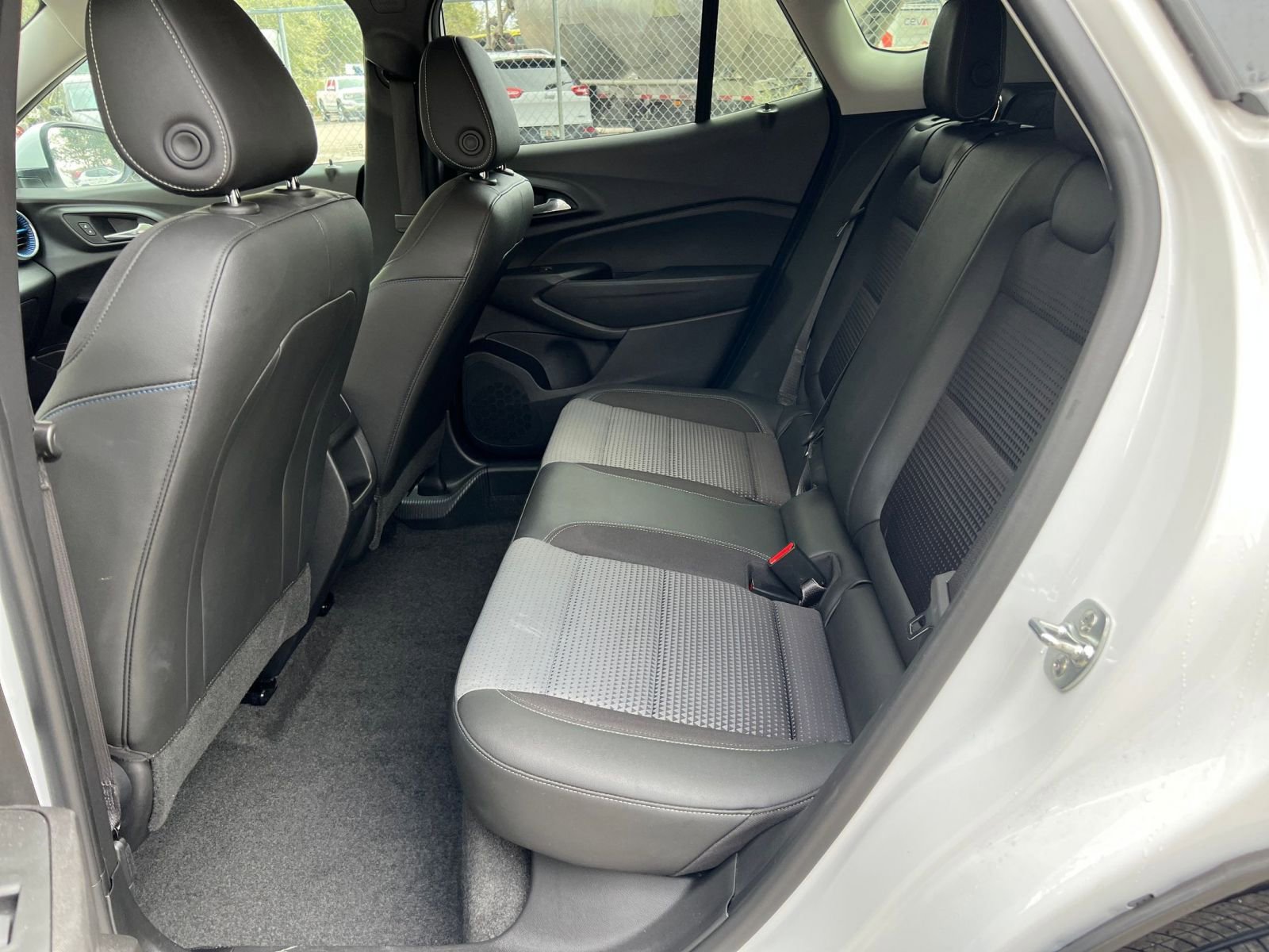 Thumbnail: 2025 Chevrolet Trax - 33