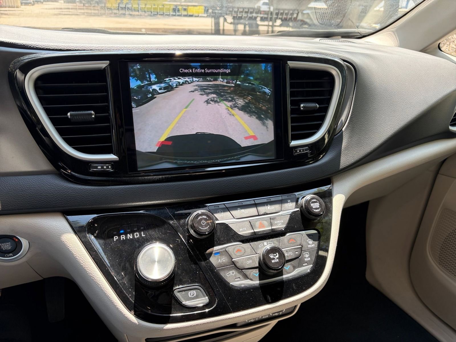 Thumbnail: 2024 Chrysler Pacifica - 27