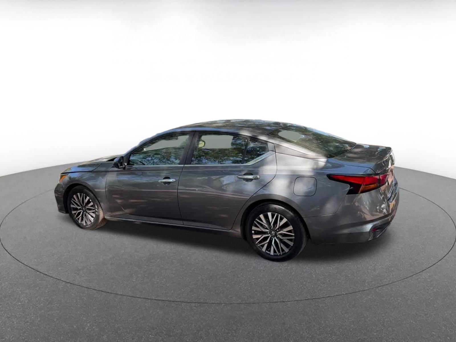 Thumbnail: 2025 Nissan Altima - 10