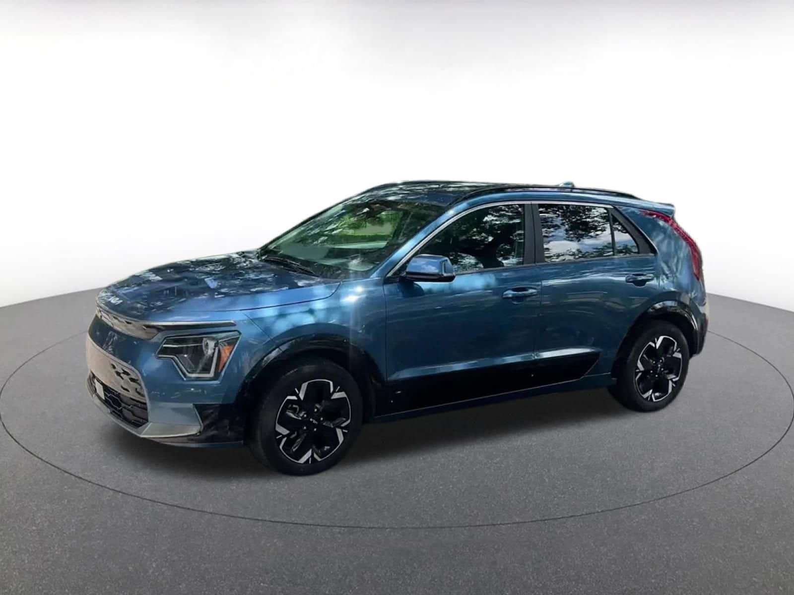 Thumbnail: 2023 Kia Niro - 8