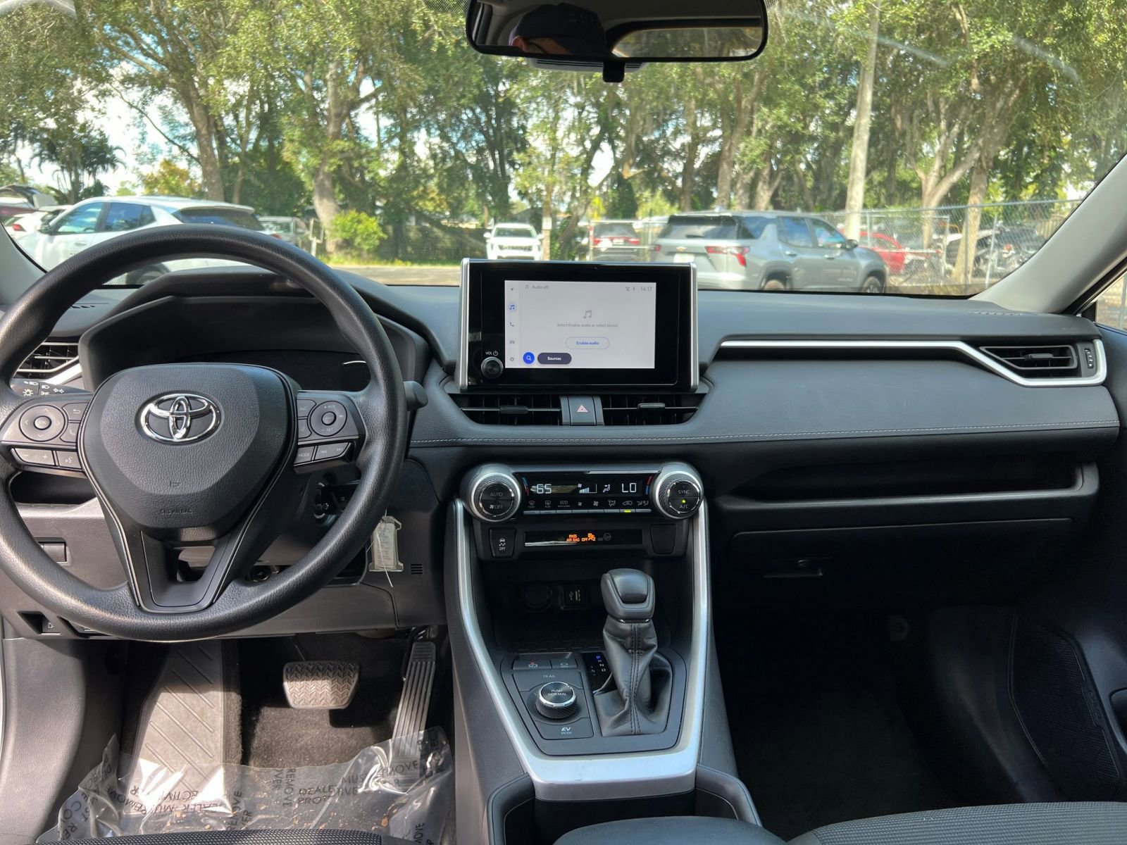 Thumbnail: 2025 Toyota RAV4 - 27