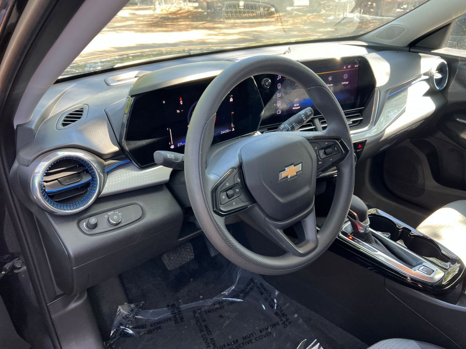 Thumbnail: 2025 Chevrolet Trax - 31