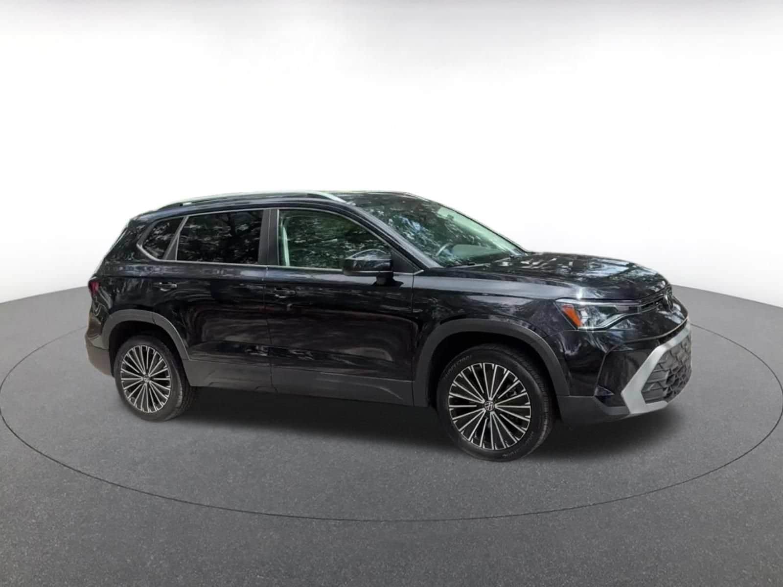 Thumbnail: 2025 Volkswagen Taos - 2