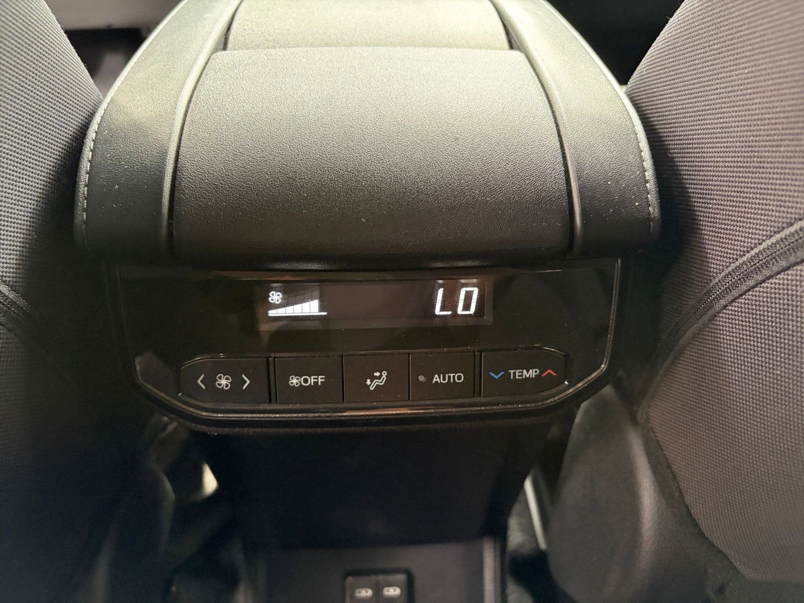 Thumbnail: 2025 Toyota Highlander - 25