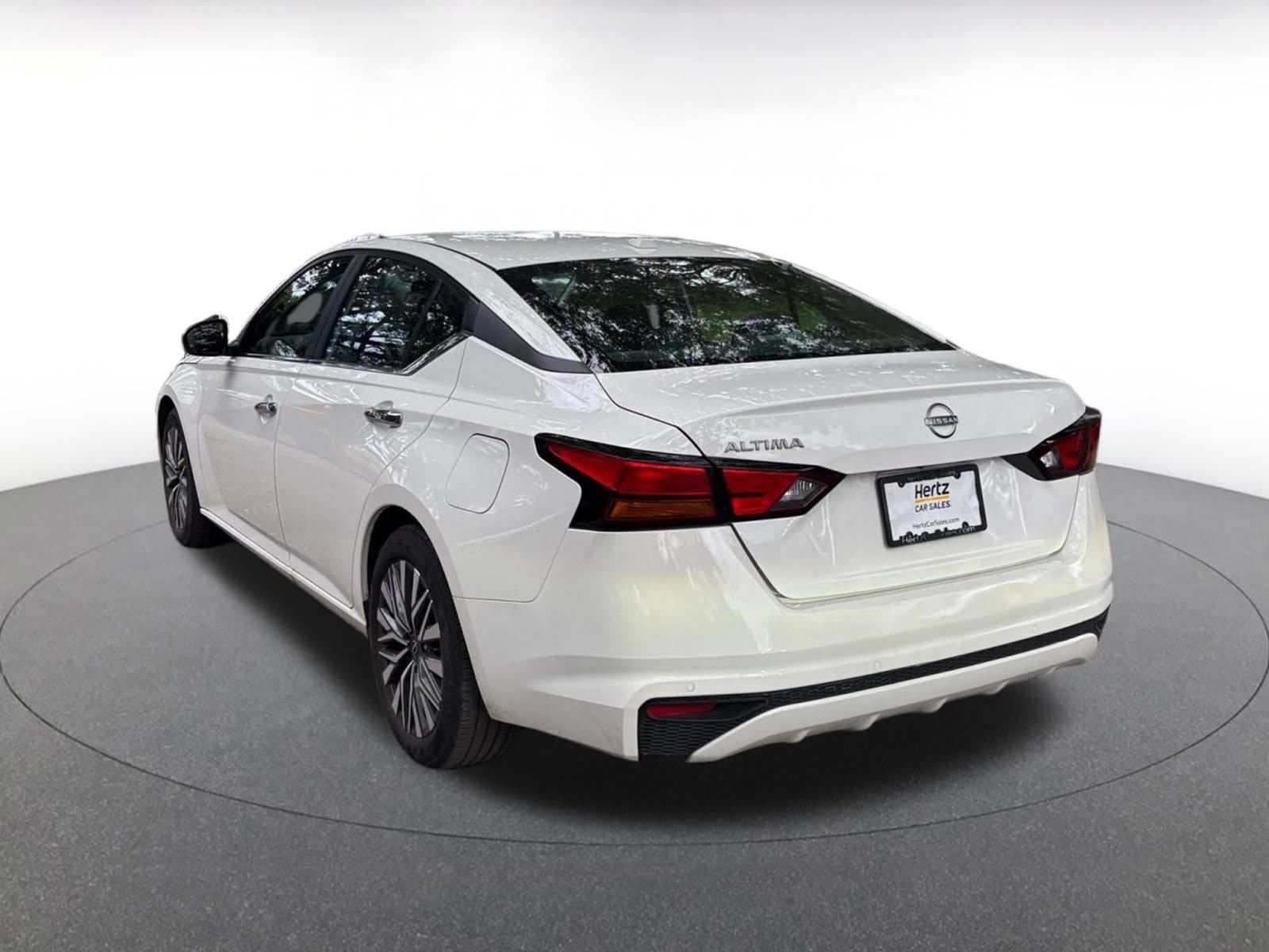 Thumbnail: 2025 Nissan Altima - 8