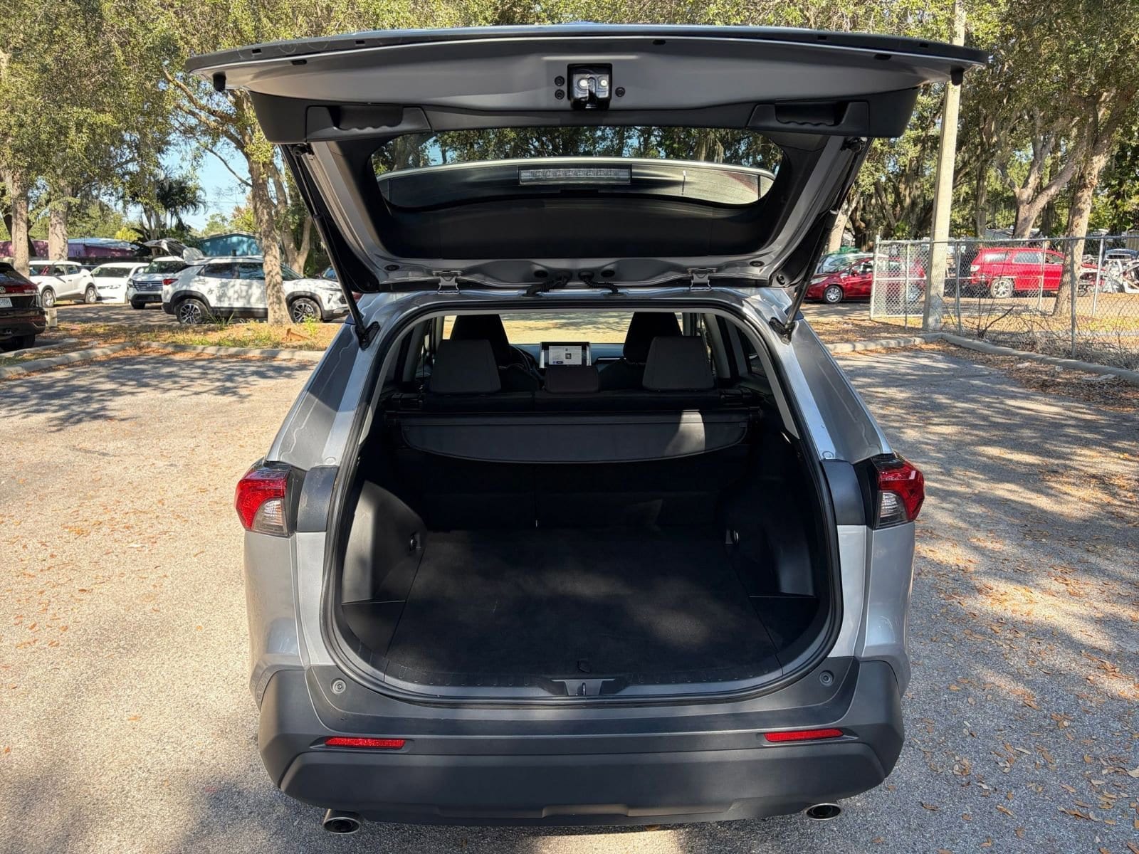 Thumbnail: 2025 Toyota RAV4 - 24